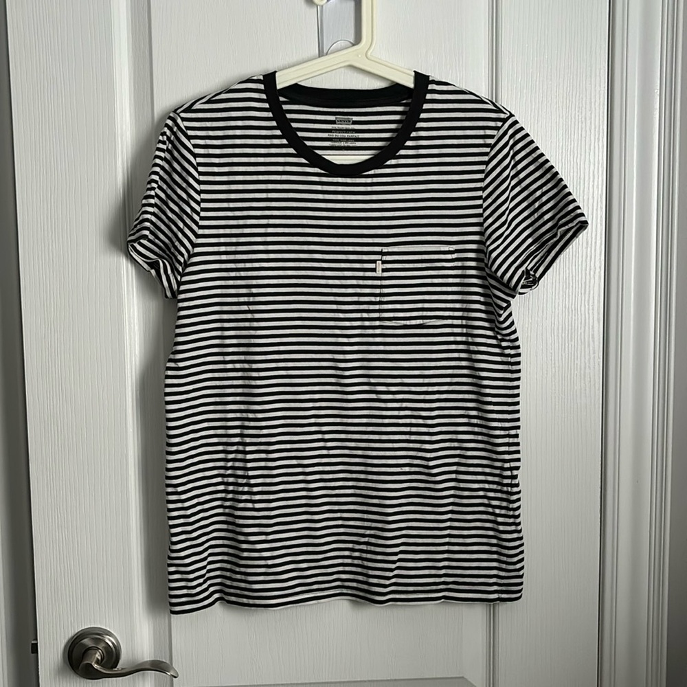 Levi’s Perfect Crew T-shirt